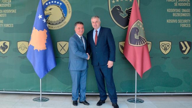 Ministri Lekaj vizitoi Ministrinë e FSK-së