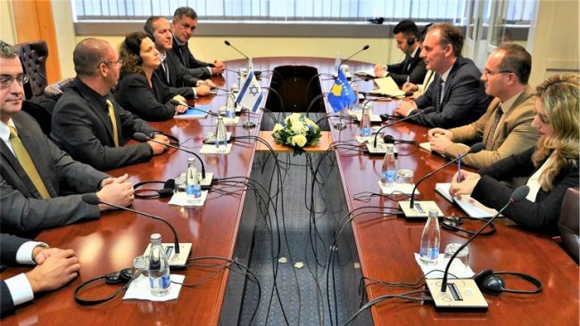 Investitorët nga Izraeli të gatshëm të investojnë në bujqësi