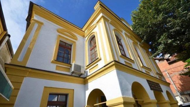 Reagojnë historianët: Gjuhëtari në institucionin e muzeut dhe trashëgimi kulturore në vend të historianit!