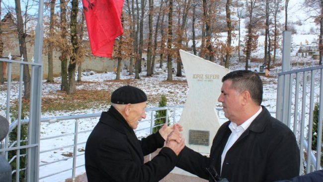 Nipi i Idriz Seferit për Lutfi Hazirin: Zoti e nderoftë që e vendosi shtatoren në qendër të Gjilanit