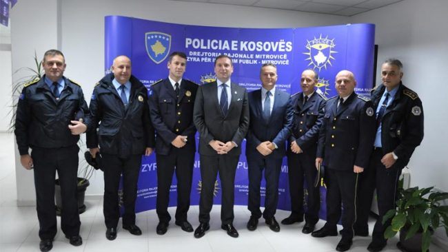 Ministri Sefaj vizitoi Drejtorinë Rajonale të Policisë së Kosovës në Mitrovicë