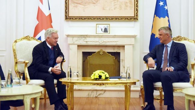 Presidenti Thaçi dhe ministri britanik Duncan flasin për Kosovën dhe rajonin