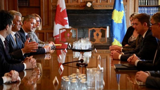 Presidenti Thaçi takon liderin e opozitës kanadeze