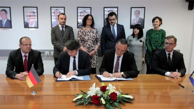 Nënshkruhet marrëveshja për garantimin e kredive në vlerë 7.45 milionë euro