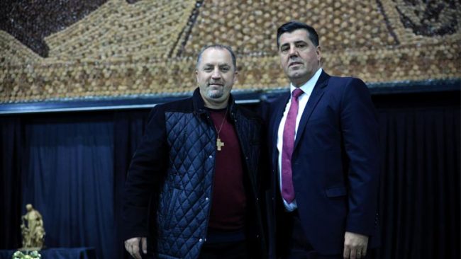 Lutfi Haziri viziton “Don Bosko” dhe uron Kërshëndellat