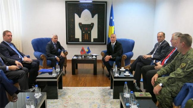 Haradinaj njoftohet me gjendjen e përmbytjeve në Shqipëri