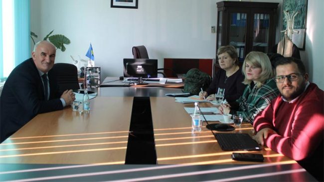 Kryetari Haliti priti në takim drejtoreshën e Qendrës “Partners Kosova”
