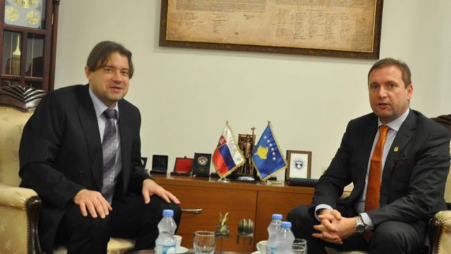 Ministri Sefaj priti në takim Udhëheqësin e Misionit të Zyrës sllovake