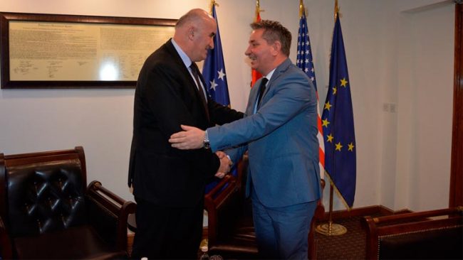 Ministri Pal Lekaj takohet me kryetarin e Vitisë Sokol Haliti