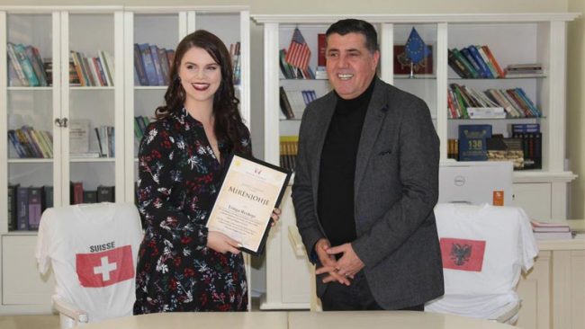 Lutfi Haziri ndan mirënjohje për artisten gjilanase në Kanada, Tringa Rexhepi