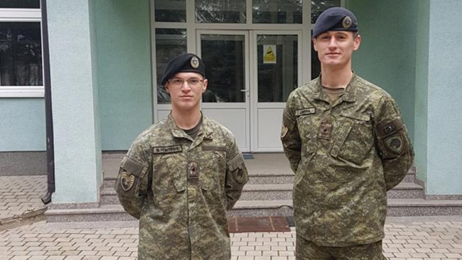 Oficerë të FSK-së nisën për në Mbretërinë e Bashkuar për trajnime profesionale