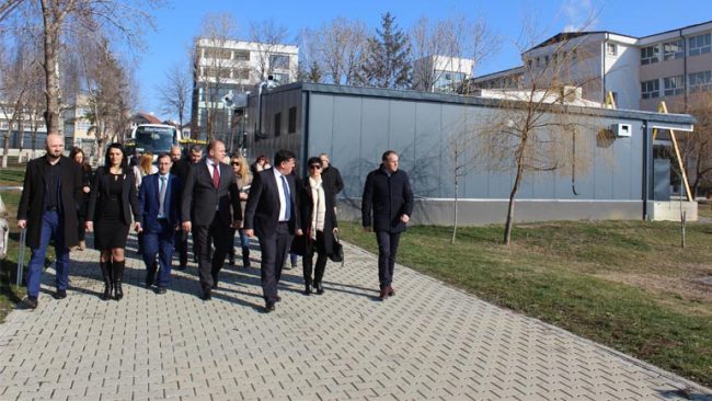Kryetari i Kumanovës shprehet i impresionuar me punën e institucioneve të arsimit e kulturës në Gjilan