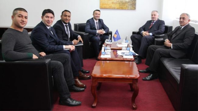 Ministri i FSK-së Rrustem Berisha priti një delegacion të deputetëve nga radhët e komuniteteve