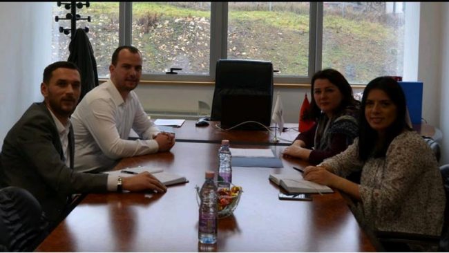 Diskutojnë për mundësinë e bashkëpunimit në mes të nivelit qendror dhe lokal