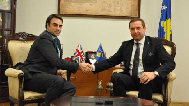 Ministri Flamur Sefaj priti në takim ambasadorin Ruairi O’Connell