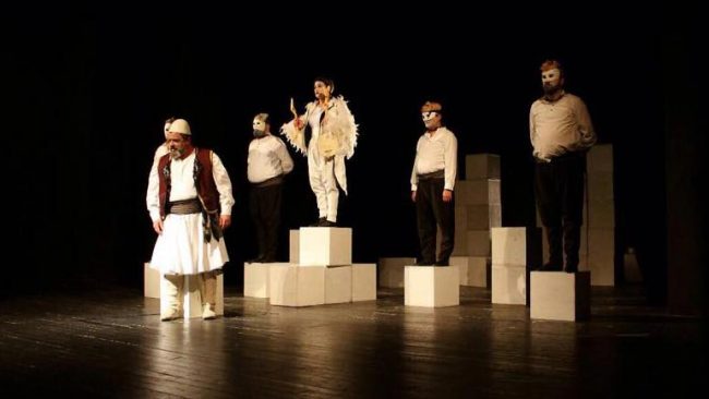 Teatri Shqiptar i Shkupit solli një shfaqje të dimensionit të madh dhe që godet