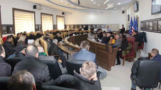 Në Gjilan mbahet dëgjim publik për shpronësim të pronave për ndërtimin e rrugëve katër korsi