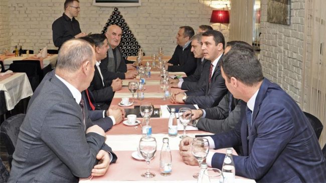 Komuna e Vitisë përfituese e projektit për ndërtimin e fushës ndihmëse