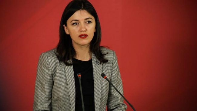 Vetëvendosje: Vendimi për ngritje pagash në Qeveri duhet të zhbëhet