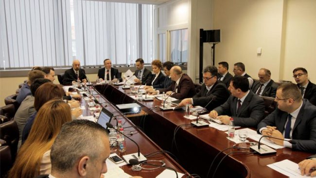 Institucionet e Kosovës duhet të rrisin angazhimet e tyre për të përfunduar projektet sipas dinamikës së paraparë
