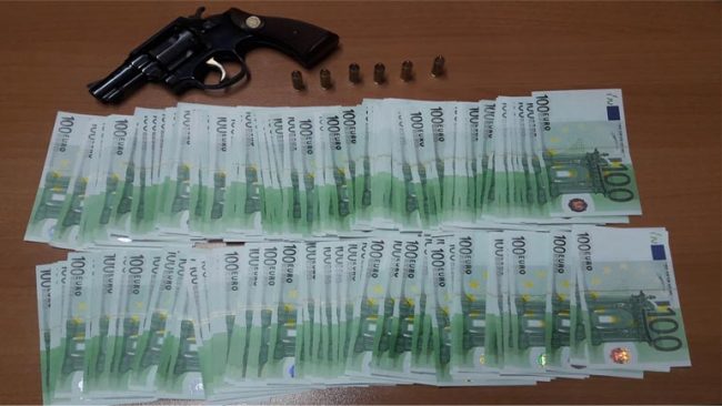 Arrestohen tre të dyshuar për konsumim të veprës penale “Falsifikim i parasë”