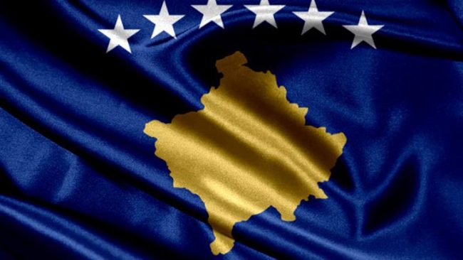 Arrestohen katër persona, dyshohet se dogjën flamurin e Kosovës