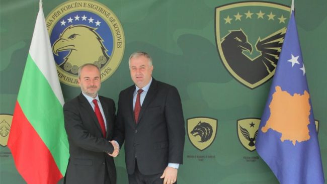 Ministri i FSK-sëpriti ambasadorin e Bullgarisë