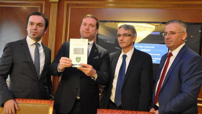 Ministria e Punëve të Brendshme lansoi projektin “Patentë-shoferi mobil”
