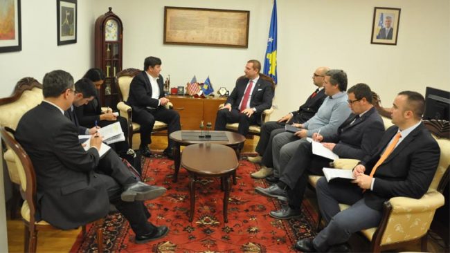Ministri Sefaj priti në takim kongresistin amerikan Steven Palazzo