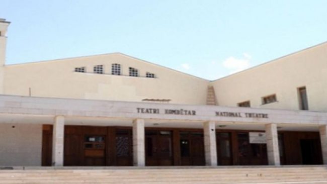 Pamfletet teatrore politike në Teatrin Kombëtar të Kosovës