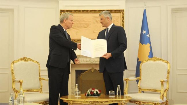 Presidenti Thaçi pranoi një letër urimi nga presidenti i SHBA-së, Donald Trump