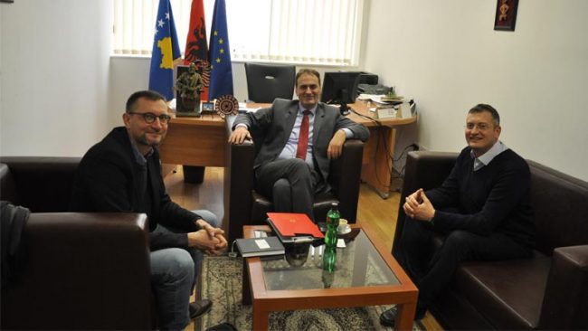 Zëvendësministri Zeka priti në takim drejtorin rajonal të Caritas-it për Ballkanin perëndimor