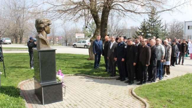Haziri: Agim Rashiti u kryengrit në kohën kur rrezikohej qenia jonë si shqiptar