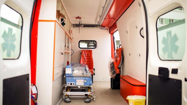 Një autoambulancë për Neonatologjinë, shërbim i ri që pritet të ulë numrin e vdekjeve te foshnjat