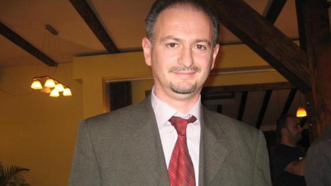 Edmond Ibrahimi largohet nga Vetëvendosje