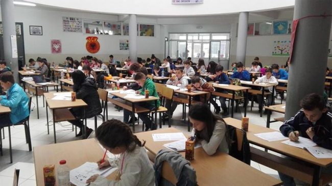 Në Rajonin e Gjilanin mbahet me sukses gara ndërkombëtare e matematikës “Kenguri pa kufi”