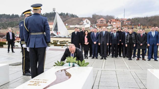Prekazi dhe rënia heroike e komandantit Adem Jashari, moment i kthesës, dhembjes dhe krenarisë