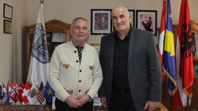 Haliti priti në takim Presidentin e Lidhjes së Krijuesve Shqiptarë në Mërgatë