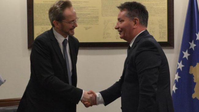 Ministri Pal Lekaj priti sot udhëheqësin e Ambasadës së Austrisë në Kosovë