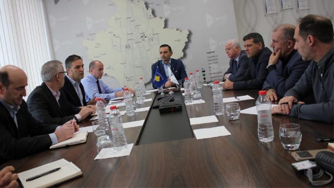 Lluka kërkon përgjegjësi nga operatorët e energjisë, shmangien e reduktimeve