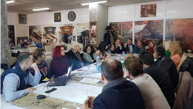 Punëtori mbi për të drejtën në arsim, shëndetësi dhe mirëqenie sociale organizohet në Gjilan