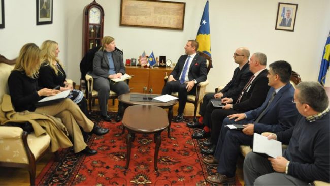 Ministri Sefaj priti në takim Erin Sawyer nga Zyra e INL për Euro-Azi