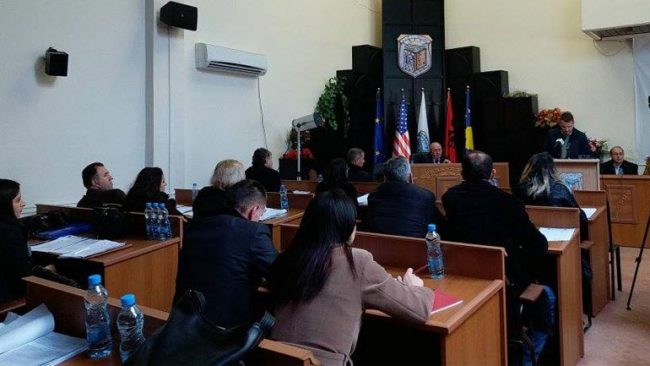 Kuvendi Komunal i Vitisë mbajti seancë të jashtëzakonshme kundër dhunës në familje