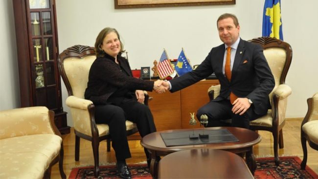 Ministri Sefaj priti në takim zëvendësambasadoren e SHBA-ve në Kosovë Colleen Hyland