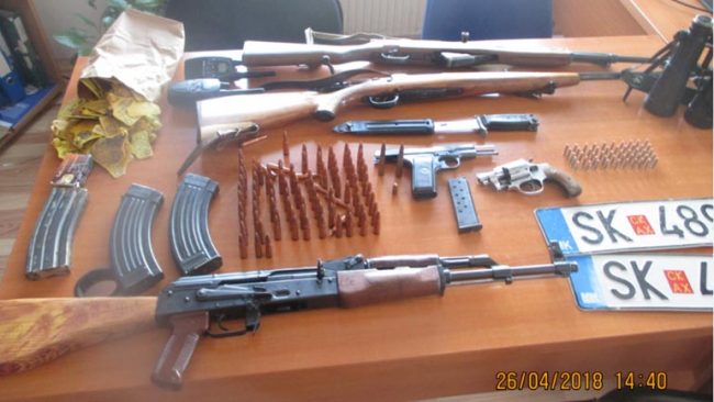 Në Letnicë të Vitisë: Konfiskohet një sasi e armëve dhe municionit
