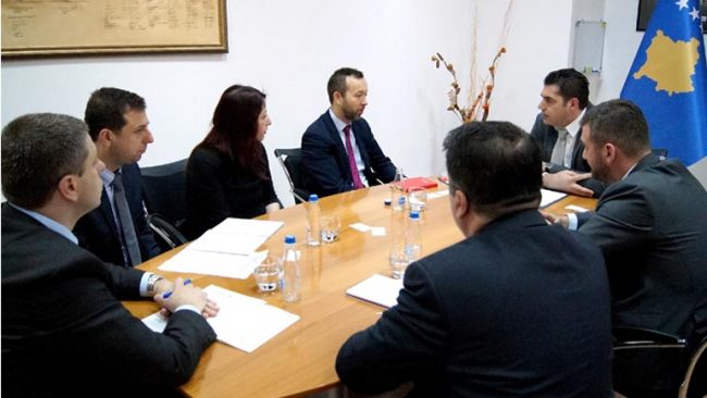Ministri Hasani priti në takim drejtorin e ri të BERZH-it, konfirmohet vazhdimi i mbështetjes për MTI-në