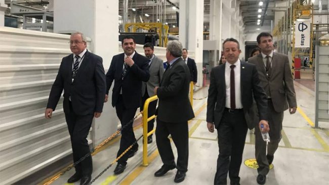 Ministri Hasani merr konfirmimin nga një biznesmen shqiptar në Turqi për investime milionëshe në Kosovë