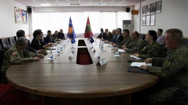 Ministri FSK-së priti zotin John Manza zëvendës asistentin e Sekretarit Gjeneral të NATO-s për çështje operacionale