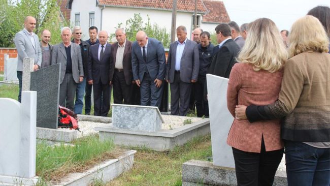Haliti përkujton Hysni Salihun, ish deputetin e 2 Korrikut 1990