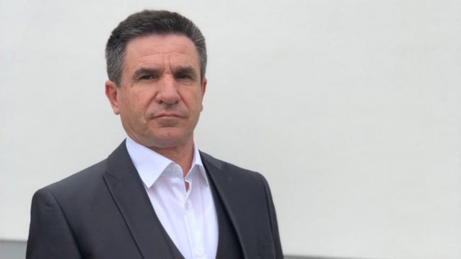 Fundi i luftës ushtarake dhe vazhdimi i luftës politike në Shqipëri